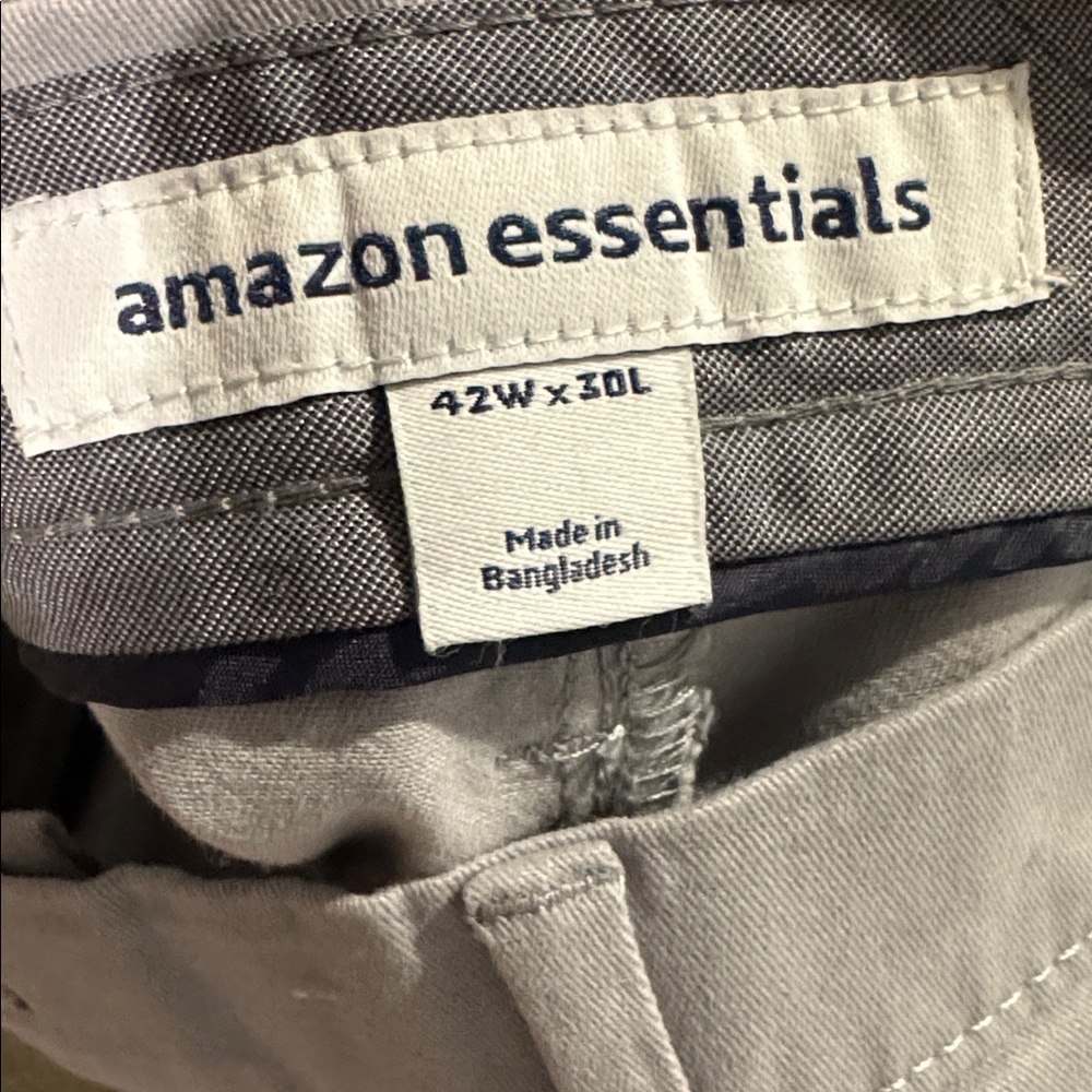 Amazon Essentials Men's Classic-Fit Casual Stretch Chino Pant New With Tags - Picture 5 of 5